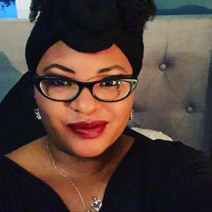 Meet your Posher, Rosamaria